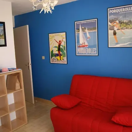 Hyères, accès mer (300m) par chemin privé *